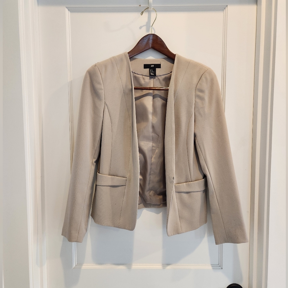 H&M - beige tailored blazer